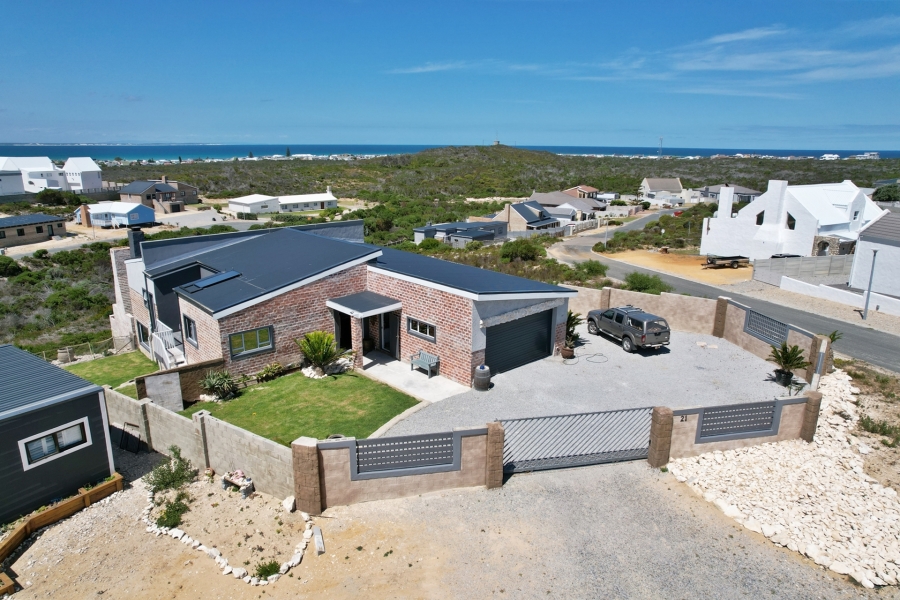5 Bedroom Property for Sale in Struisbaai Western Cape